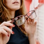 מה שאתה צריך לדעת לפני הסרת משקפיים בלייזר - סקירה כללית